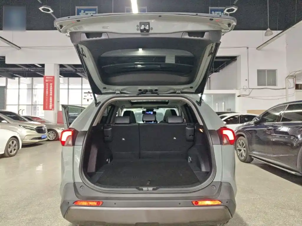 Toyota RAV4 — миниатюра 19