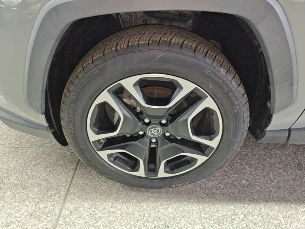 Toyota RAV4 — миниатюра 23