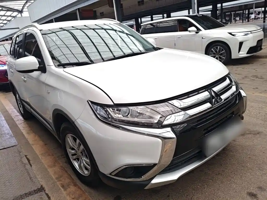 Mitsubishi Outlander — миниатюра 4
