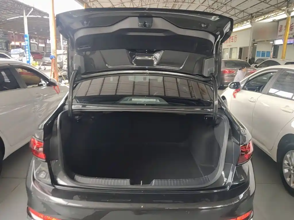 Volkswagen Sagitar — миниатюра 19