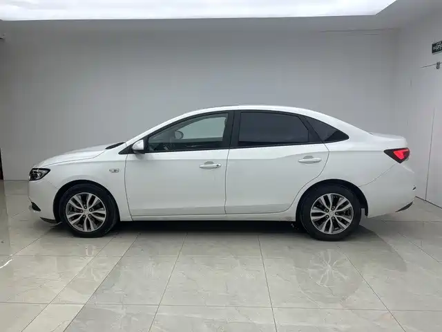 Buick Excelle — миниатюра 11