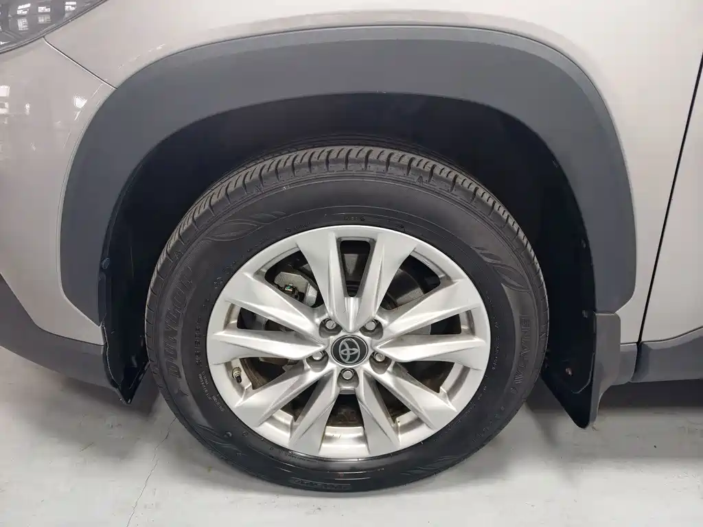Toyota Corolla Cross — миниатюра 13
