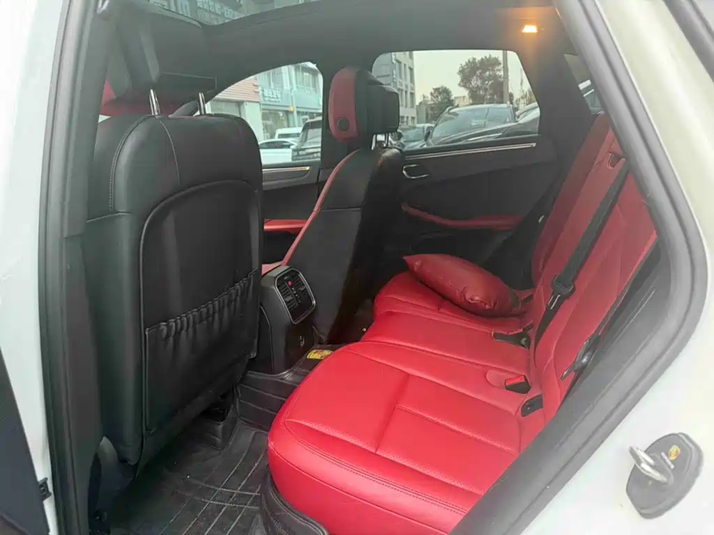 Porsche Macan — миниатюра 13