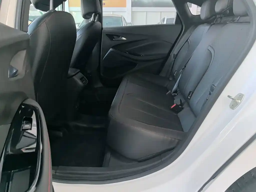 Buick Verano — миниатюра 17