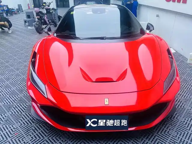 FERRARI F8