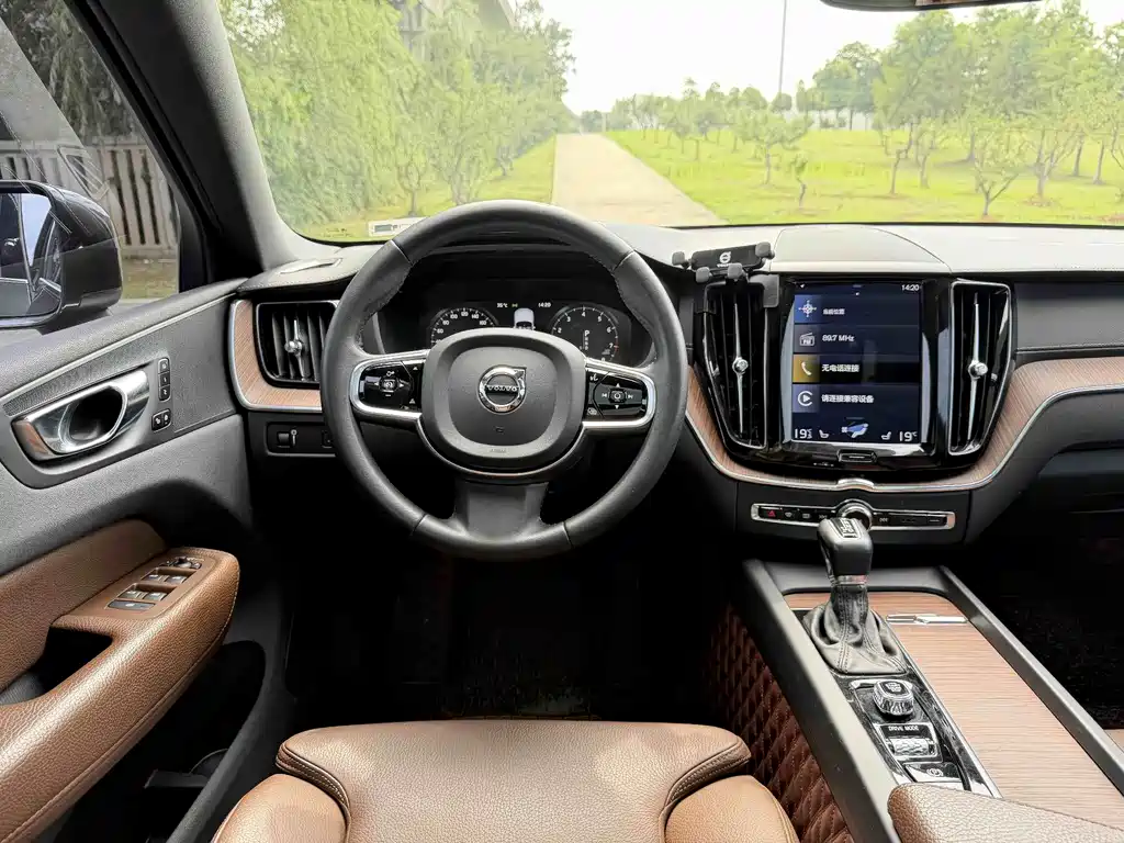 Volvo XC60 — миниатюра 9