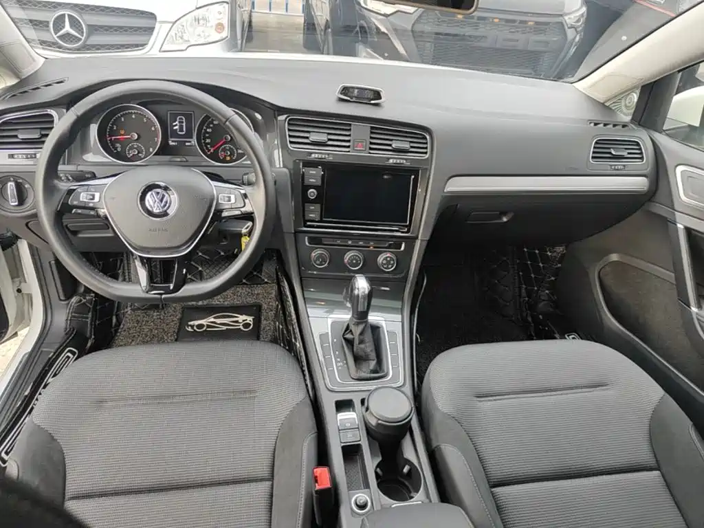 Volkswagen Golf — миниатюра 10