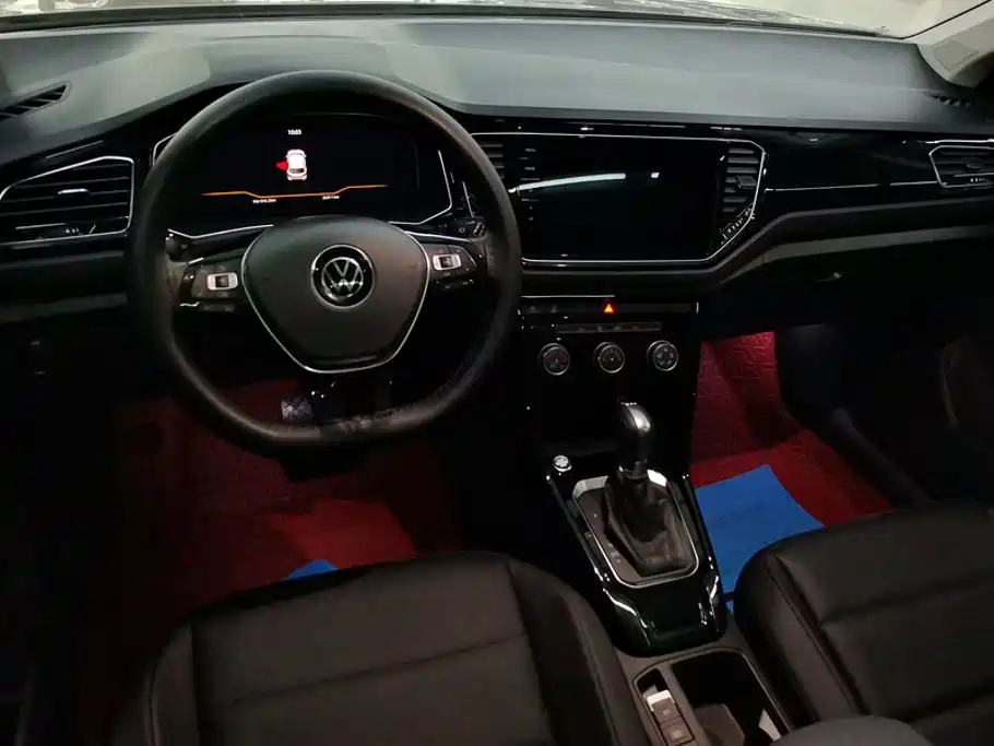 Volkswagen T-Roc — миниатюра 12