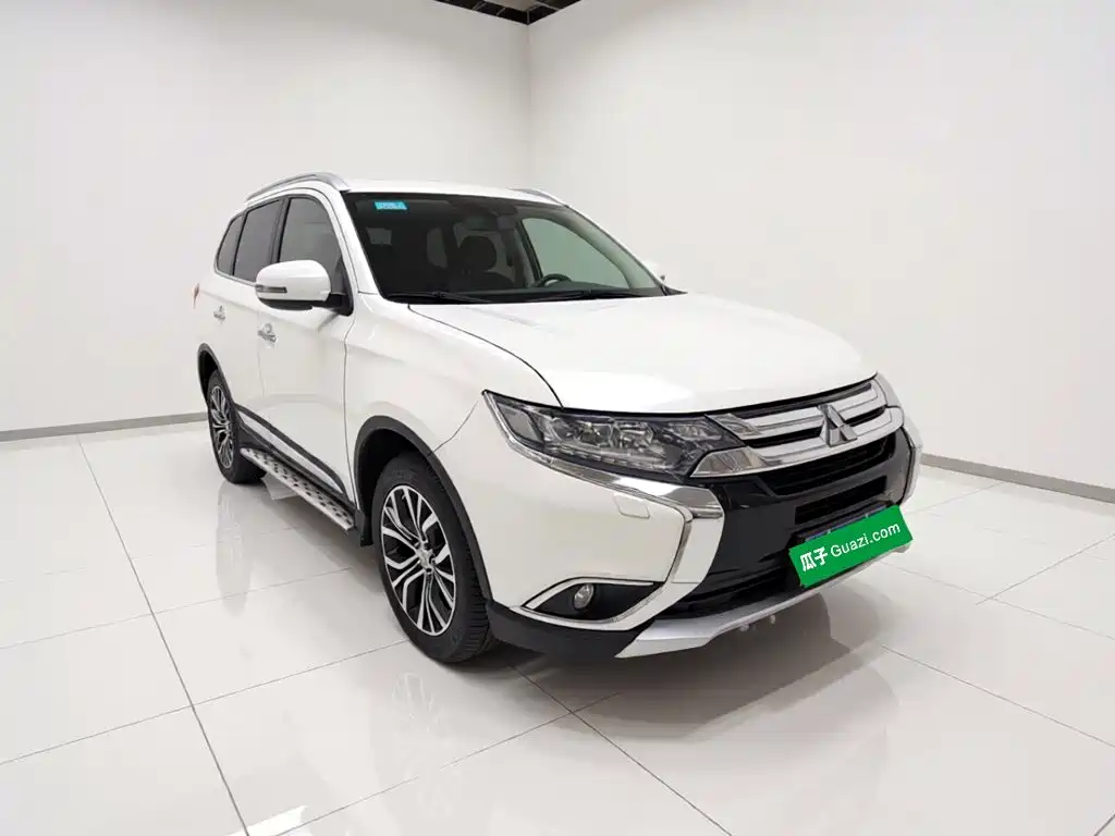 Mitsubishi Outlander — миниатюра 3