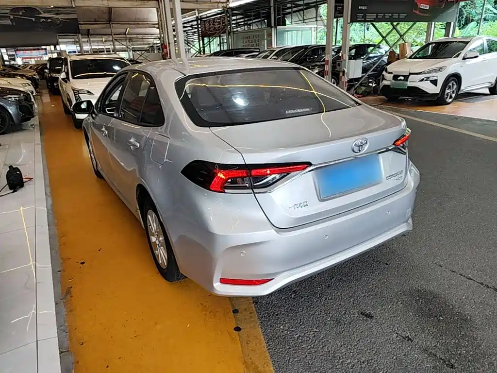 Toyota Corolla — миниатюра 5
