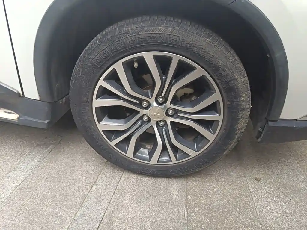 Mitsubishi Outlander — миниатюра 9