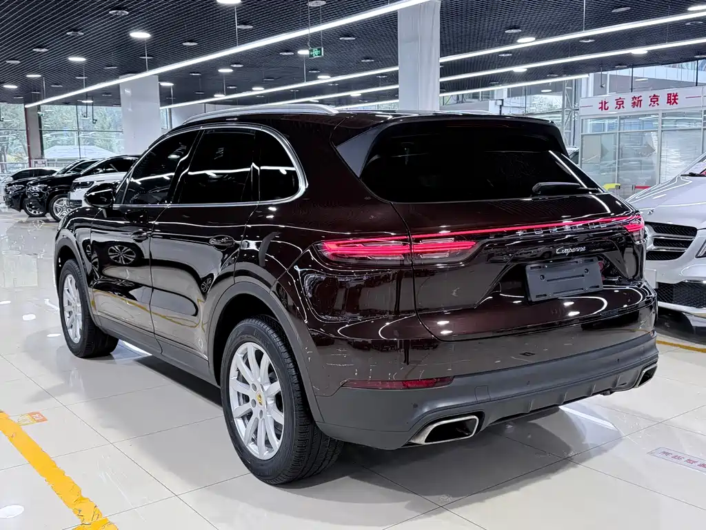 Porsche Cayenne — миниатюра 21
