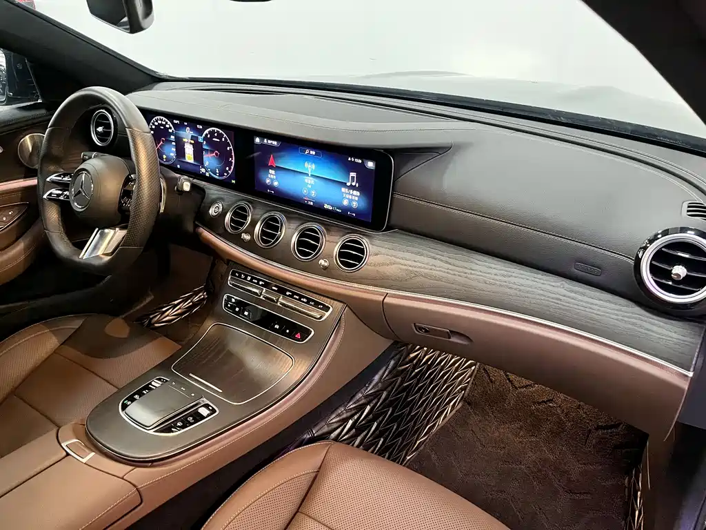 MERCEDES-BENZ E CLASS