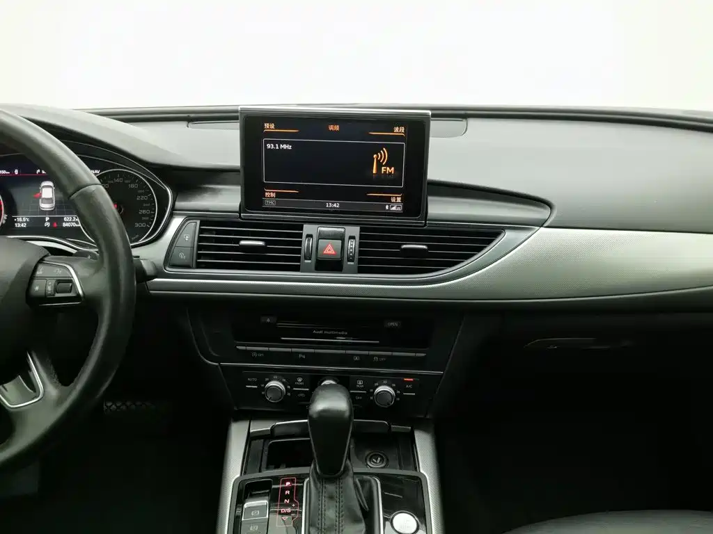 Audi A6L — миниатюра 12