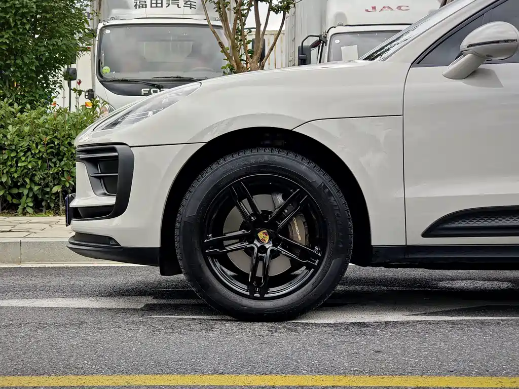 Porsche Macan — миниатюра 4