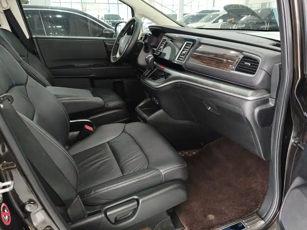 Honda Elysion — миниатюра 13