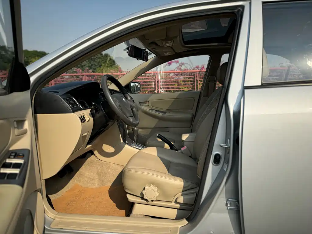 Toyota Corolla — миниатюра 8