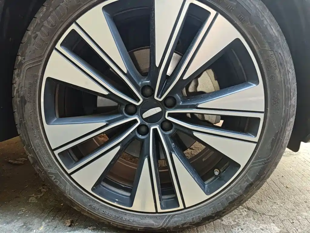 Geely Boyue L — миниатюра 24