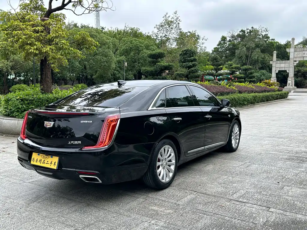 CADILLAC XTS