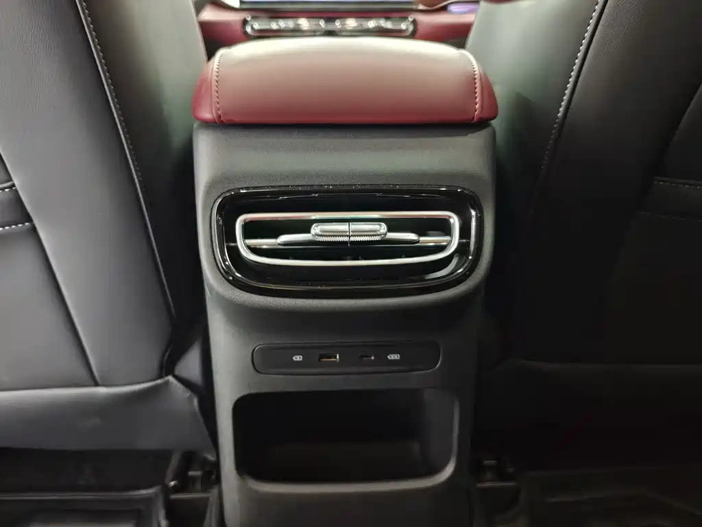 Hongqi Hongqi H5 — миниатюра 12