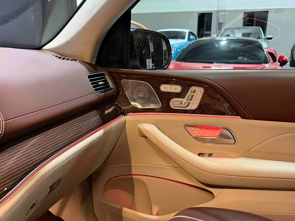 Mercedes-Benz GLS — миниатюра 13