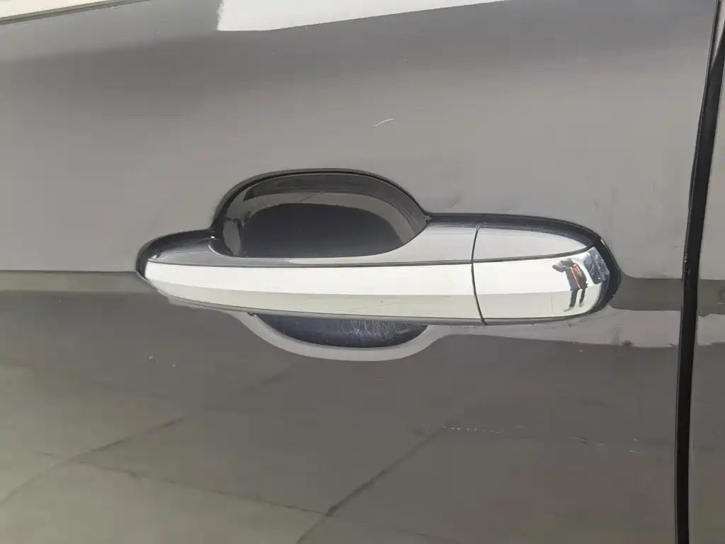 Hongqi Hongqi H7 — миниатюра 18