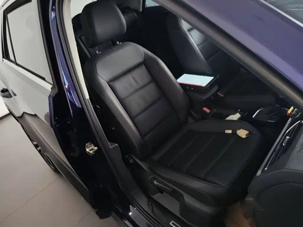 Volkswagen T-Roc — миниатюра 25