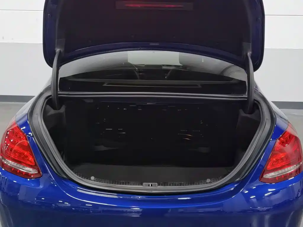 Mercedes-Benz C-Class — миниатюра 16