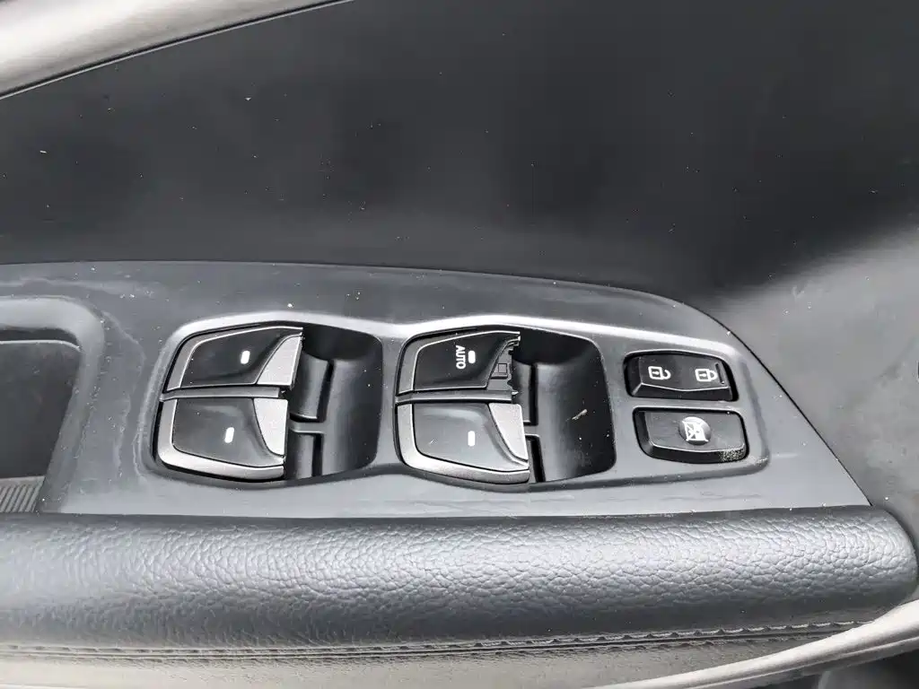 Hyundai Santa Fe — миниатюра 9