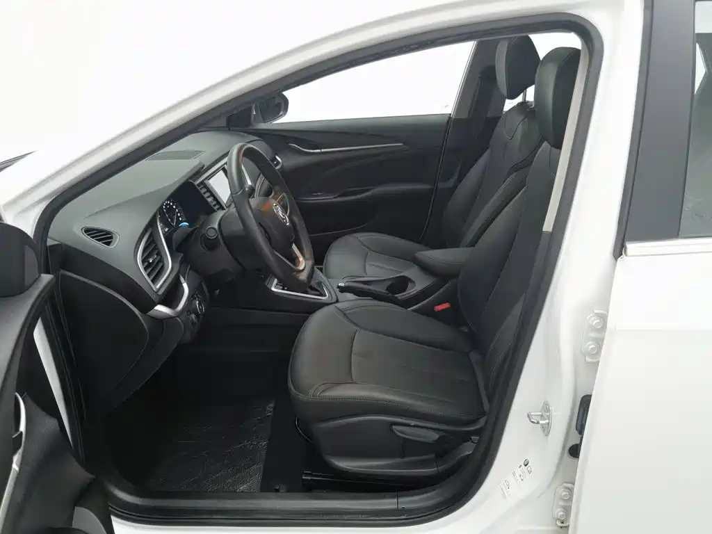 Buick Excelle — миниатюра 10