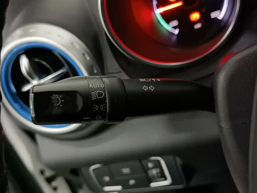 BYD Yuan EV — миниатюра 21