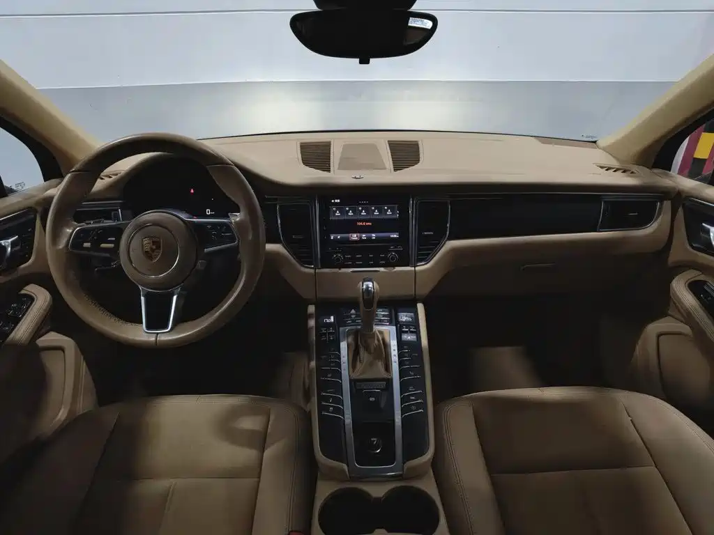 Porsche Macan — миниатюра 5