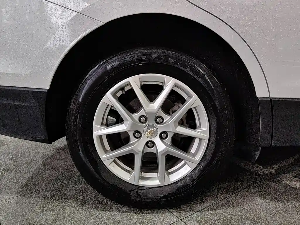 Chevrolet Equinox — миниатюра 18