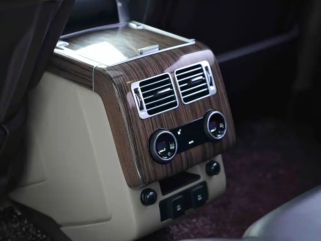 Land Rover Range Rover — миниатюра 12