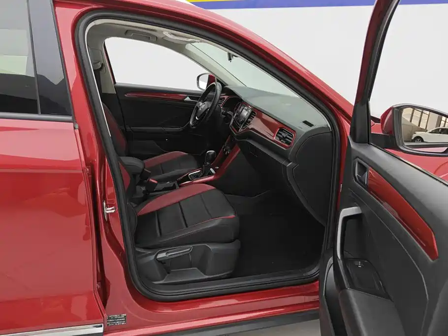 Volkswagen T-Roc — миниатюра 8