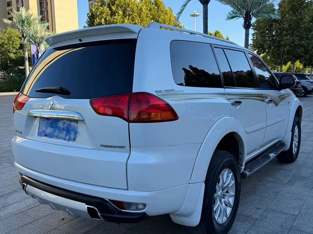 Mitsubishi Pajero Sport — миниатюра 6