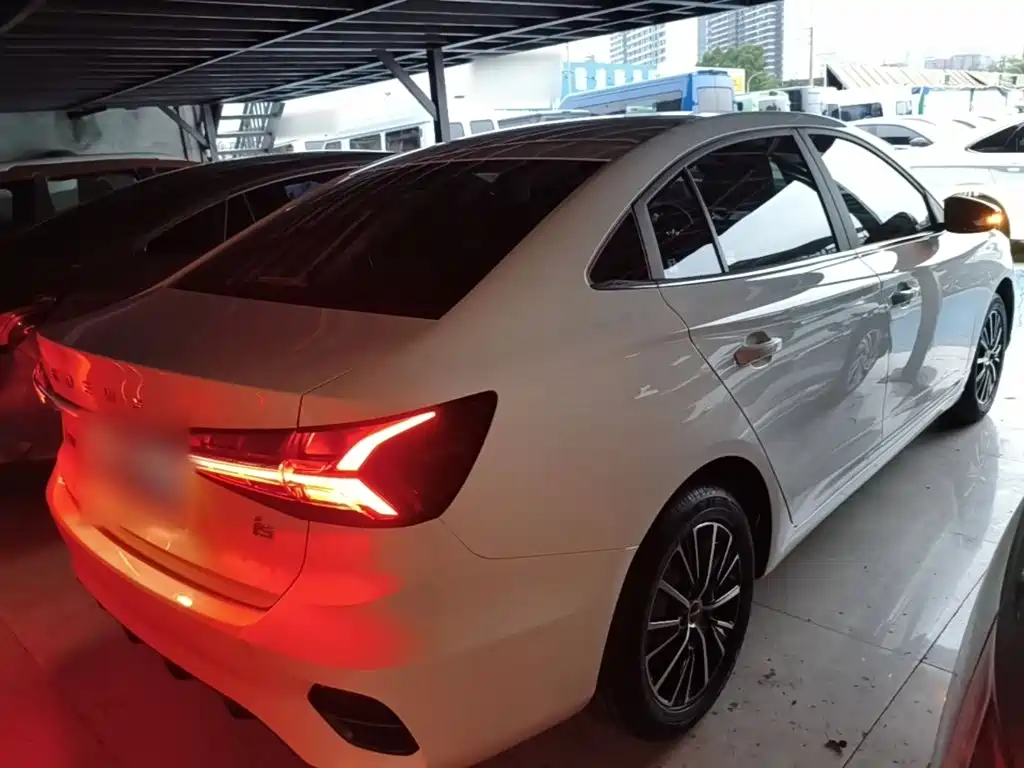 Roewe i5 — миниатюра 7