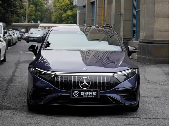 MERCEDES-BENZ EQS AMG 2025