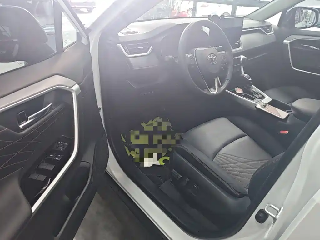 Toyota RAV4 — миниатюра 16