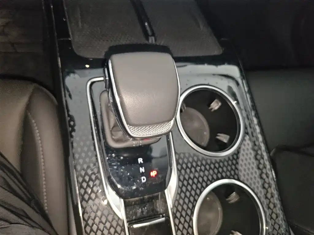 Hongqi Hongqi HS3 PHEV — миниатюра 14
