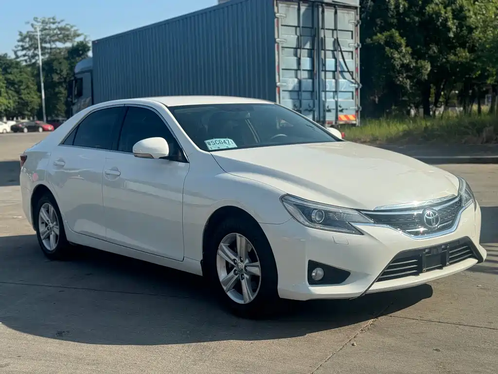 Toyota Reiz — миниатюра 3