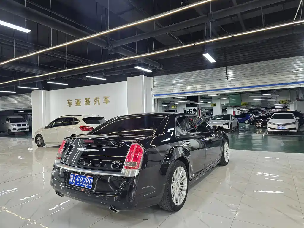Chrysler 300C — миниатюра 5