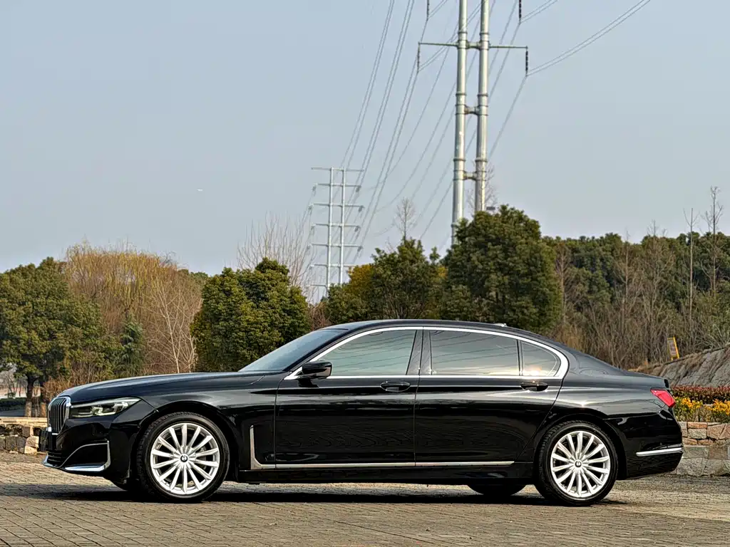 BMW 7 SERIES