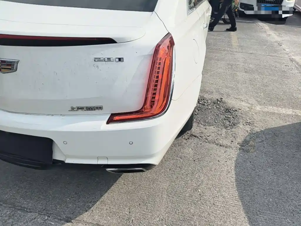 Cadillac XTS — миниатюра 8