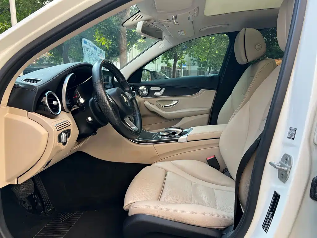 Mercedes-Benz C-Class — миниатюра 8