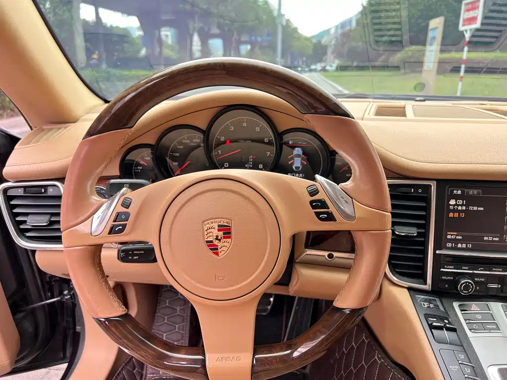 Porsche Panamera 2010 Panamera 4 3.6L