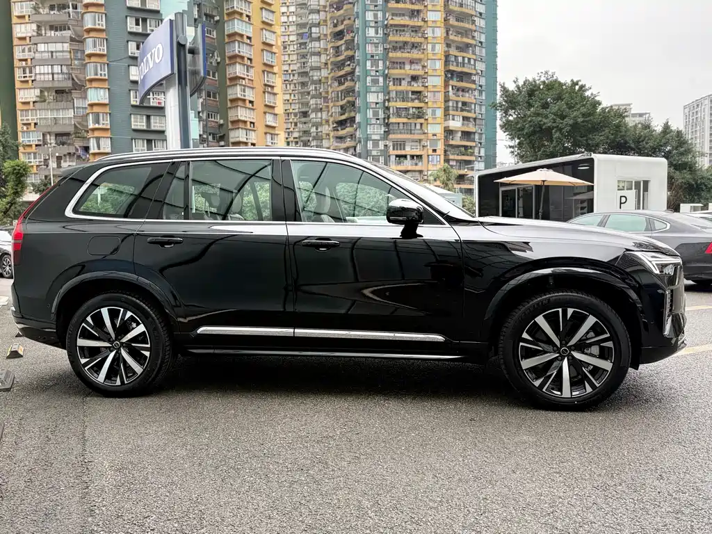 VOLVO XC90 PLUG IN HYBRID