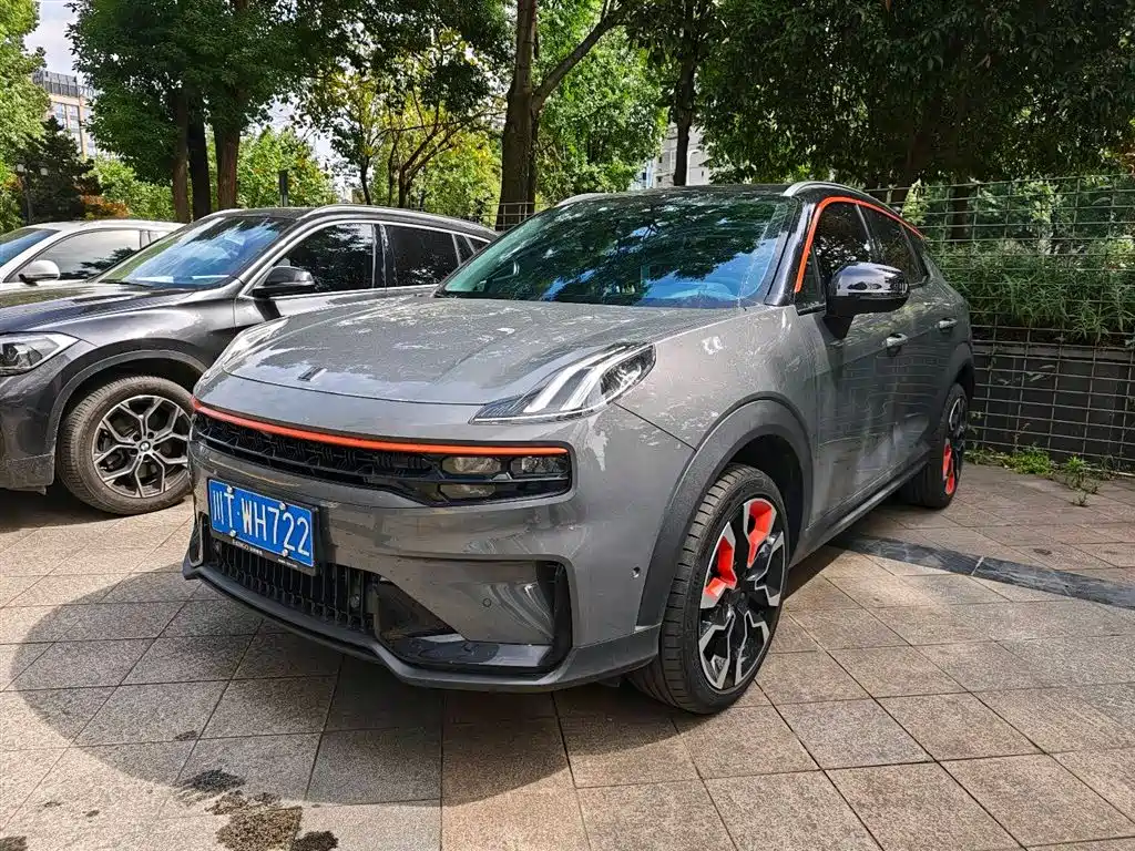 Купить Lynk & Co 06
