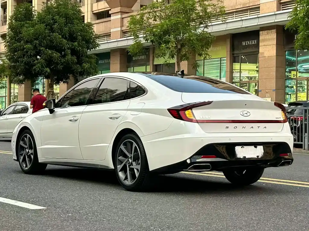 Hyundai Sonata — миниатюра 6