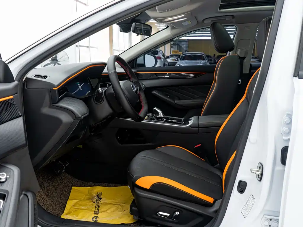 DONGFENG YI HYUN MAX